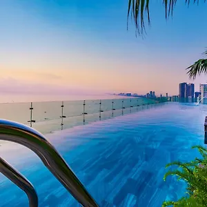 Hotel Peninsula